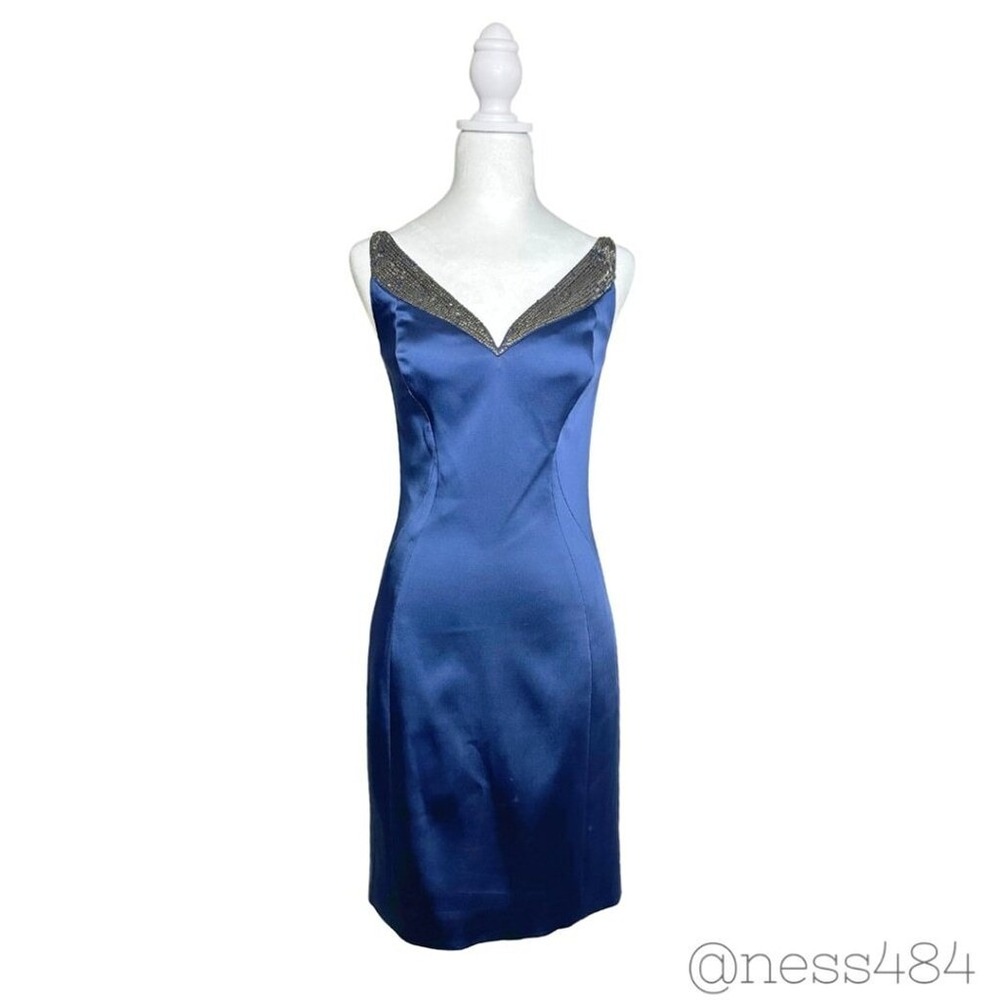 Elle Tahari NWT Navy Blue Embellished V Neck Cocktail Dress Size‎ US 2